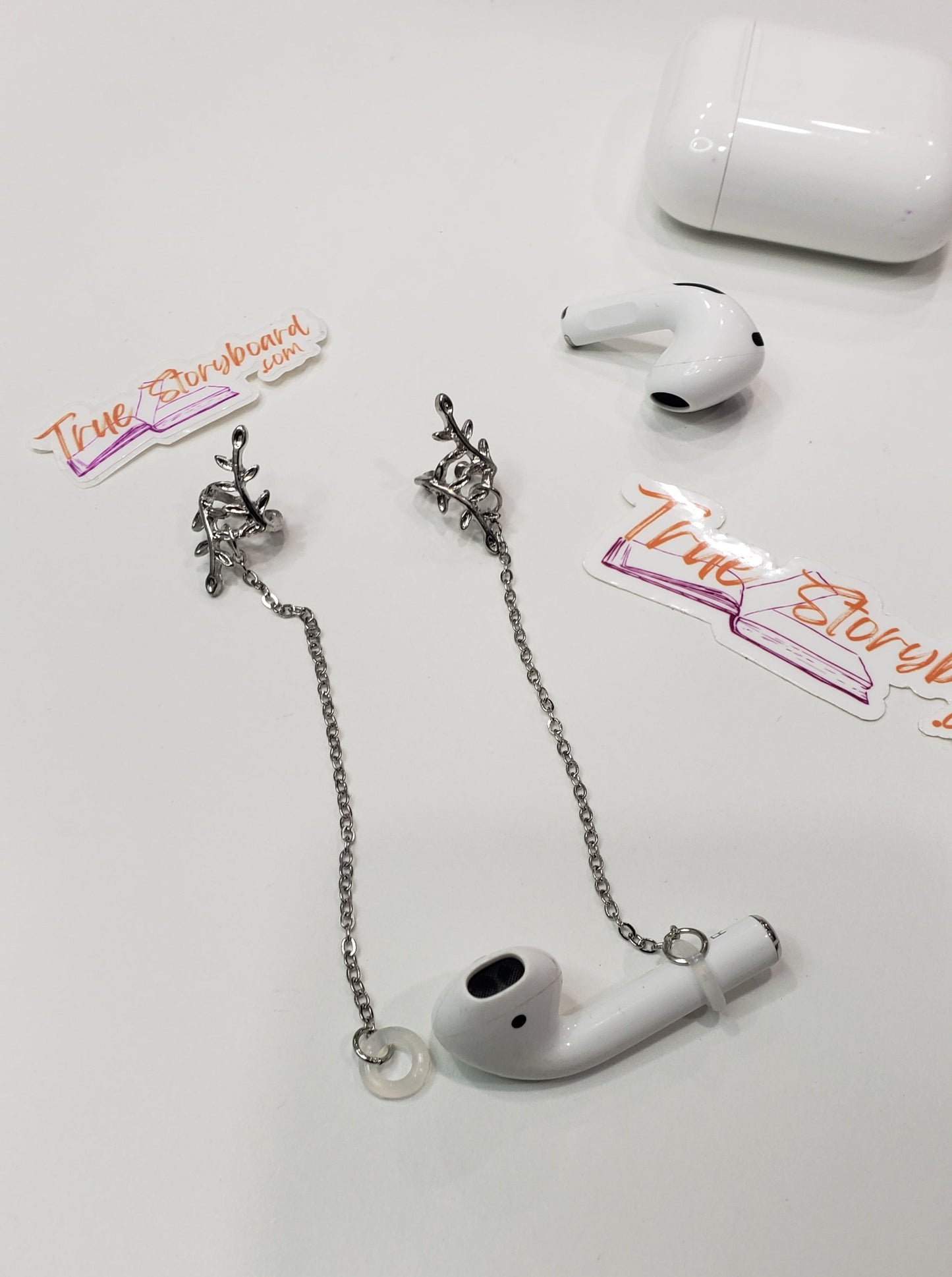 AirPod anti-loss Vine Design Earring Cuff