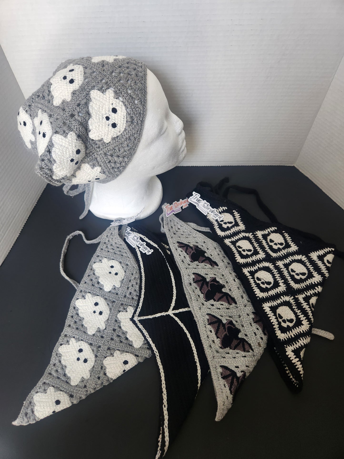 Skull Crocheted Headscraf Gift Set Triangle Headband Knitted Headscarf Crochet hair accessory spooky season hairband gothic design bandana